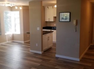 6539 42nd Ave SW APT 302, Seattle, WA 98136