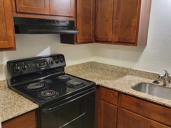 4th image of 600 NW 29th St #11204566