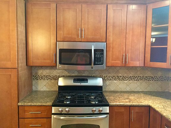 3rd image of 469 Bluefield Dr