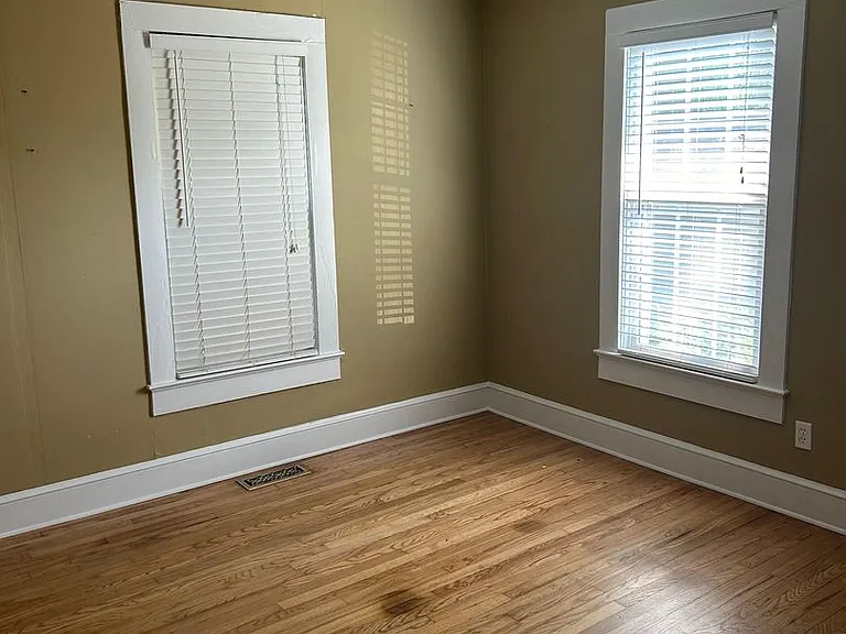 900 Laurel St — Photo 27