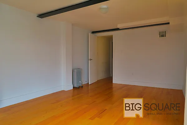 Rented by Big Square Realty LLC | media 52