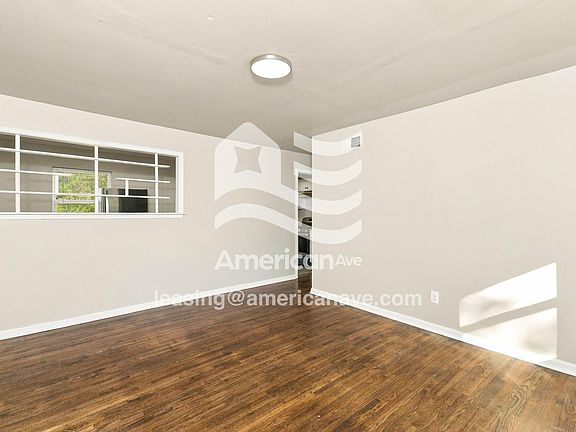 3rd image of 417 W 65th Pl N