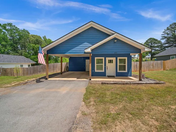 404 N Main St, Arp, TX 75750