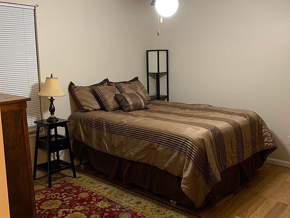 Master Bedroom Queen Bed