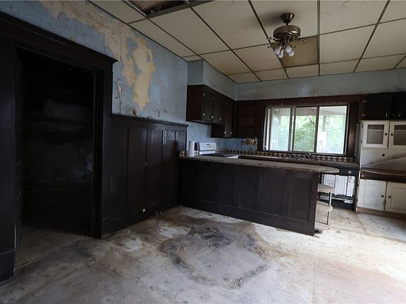 4th image of 903 Brackenridge Ave