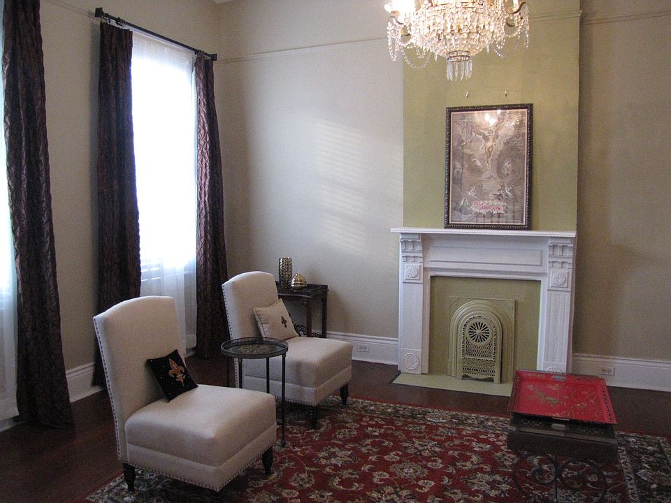 1st image of 803 Burgundy St