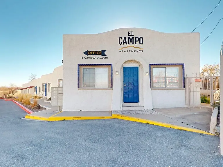 Sleek, Contemporary Efficiency - Live El Campo on Route 66! — Photo 2