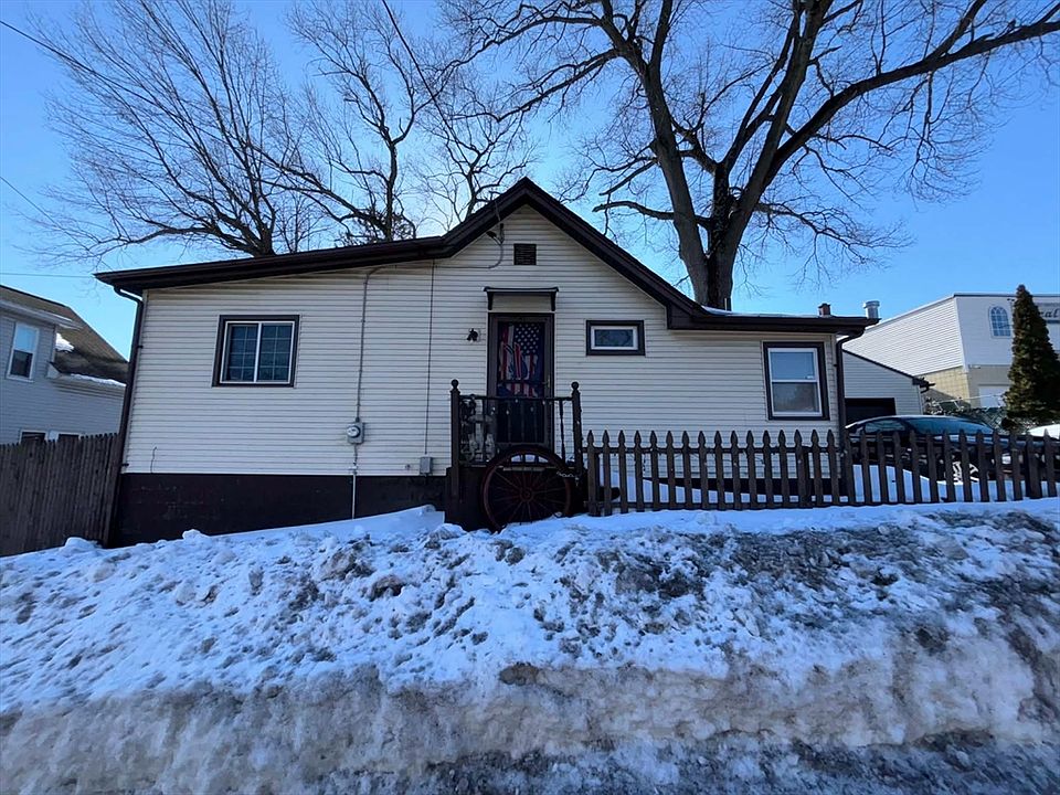 1st image of 11 Rolf Ave