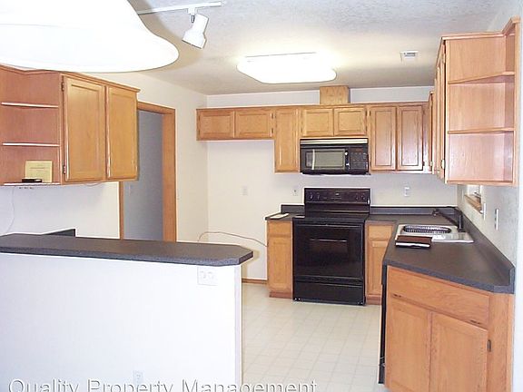 2nd image of 2405 Temple Dr