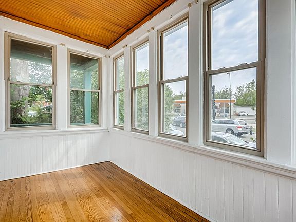 3rd image of 1926 Asbury Ave #1