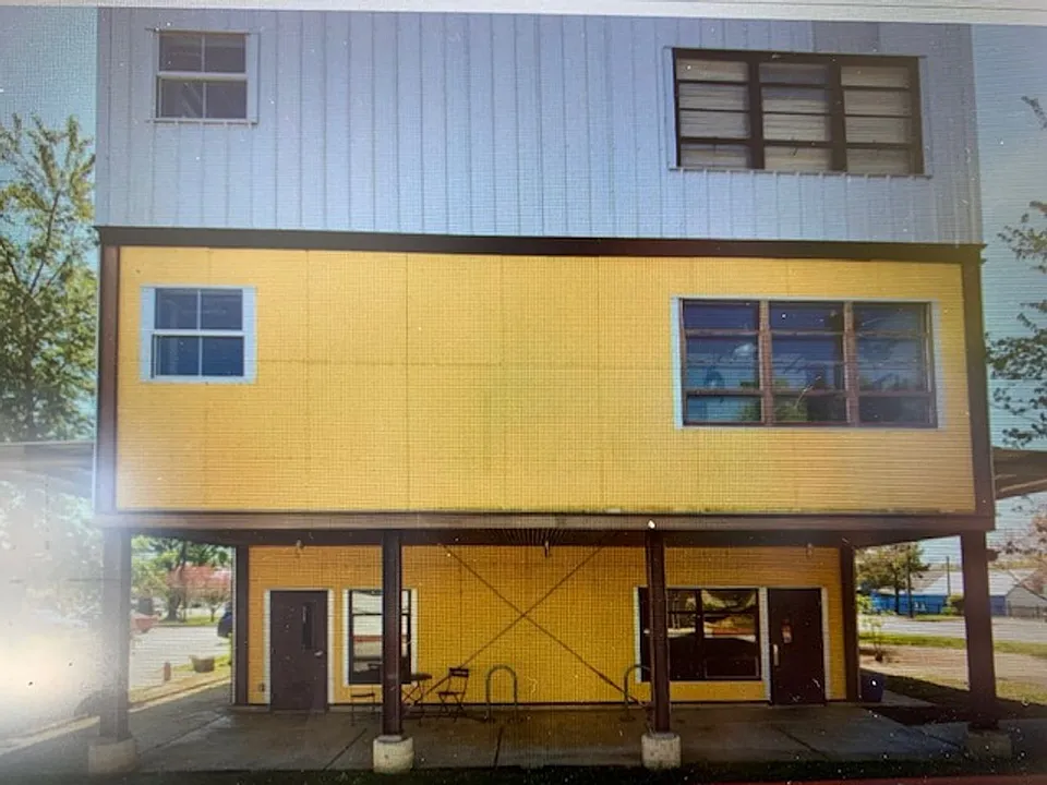 525 S School Ave