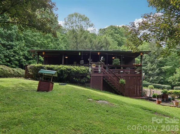 457 Shady Ridge Rd, Waynesville, NC 28785