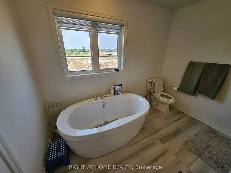 1615 Severn Dr #UPPER — Photo 16