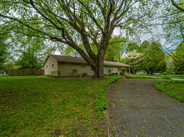 886 N 350 E, Chesterton, IN 46304
