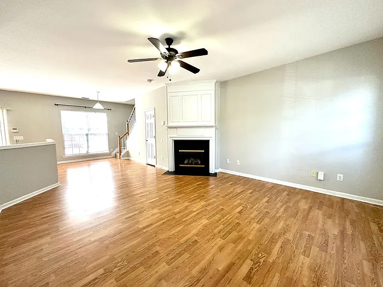 2421 Normancrest Ct — Photo 18
