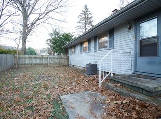 1200 Oakhurst Dr, West Lafayette, IN 47906