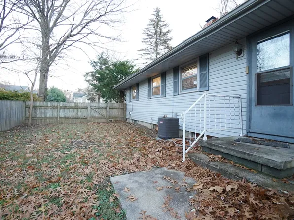 1200 Oakhurst Dr, West Lafayette, IN 47906