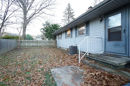1200 Oakhurst Dr Photo 1