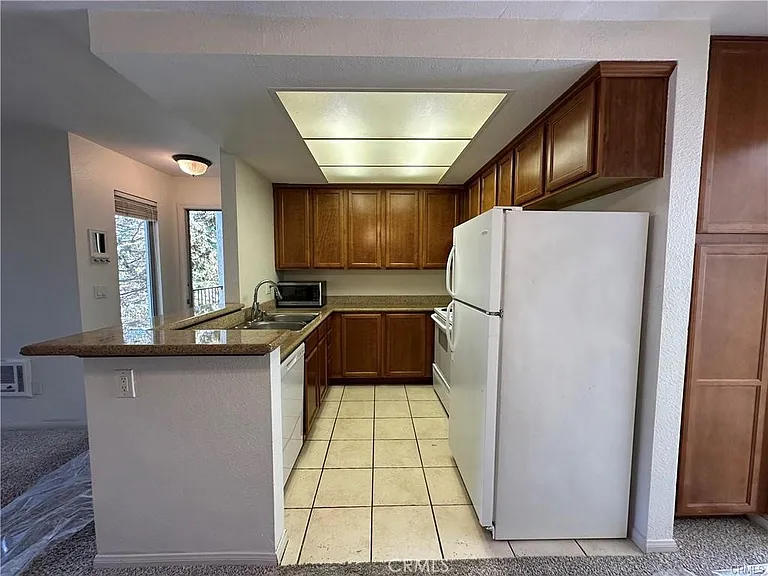 432 Edgehill Ln — Photo 6