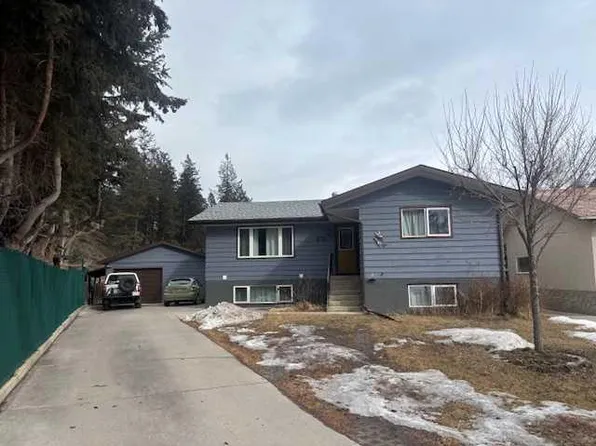 13 S Aspen Cres, Jasper, AB T0E 1E0