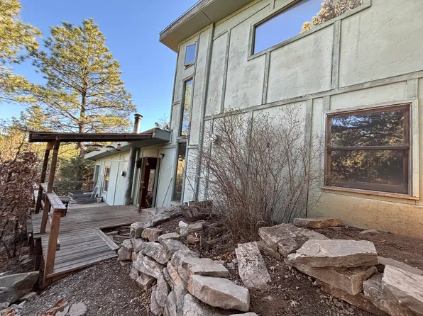23 Skyland Blvd, Tijeras, NM 87059