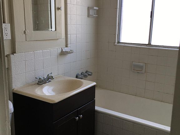 2nd image of 475 Dawson Ave