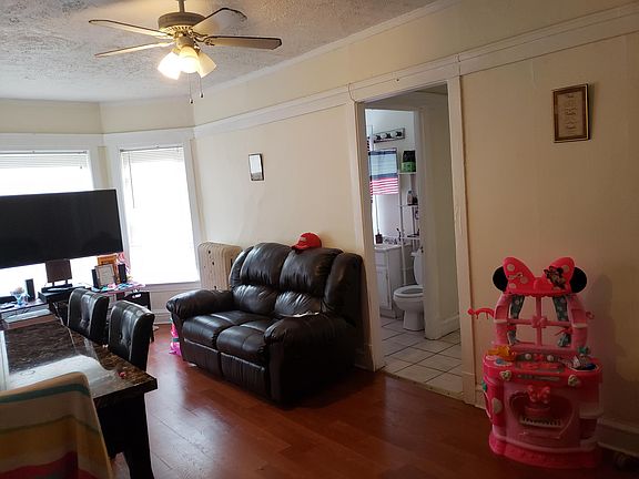 4th image of 4549 N Christiana Ave APT 1