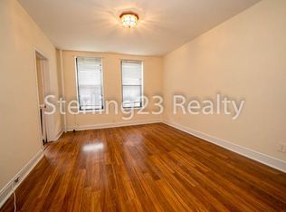 31-52 36th St #1BB, Astoria, NY 11106