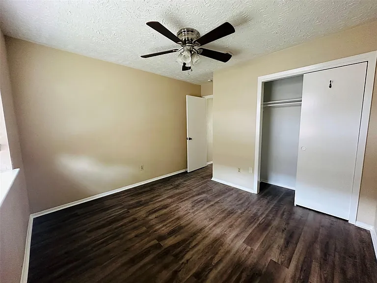 10826 Laureldale Ct — Photo 17