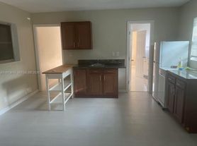 4991 SW 27th Ave, Fort Lauderdale, FL