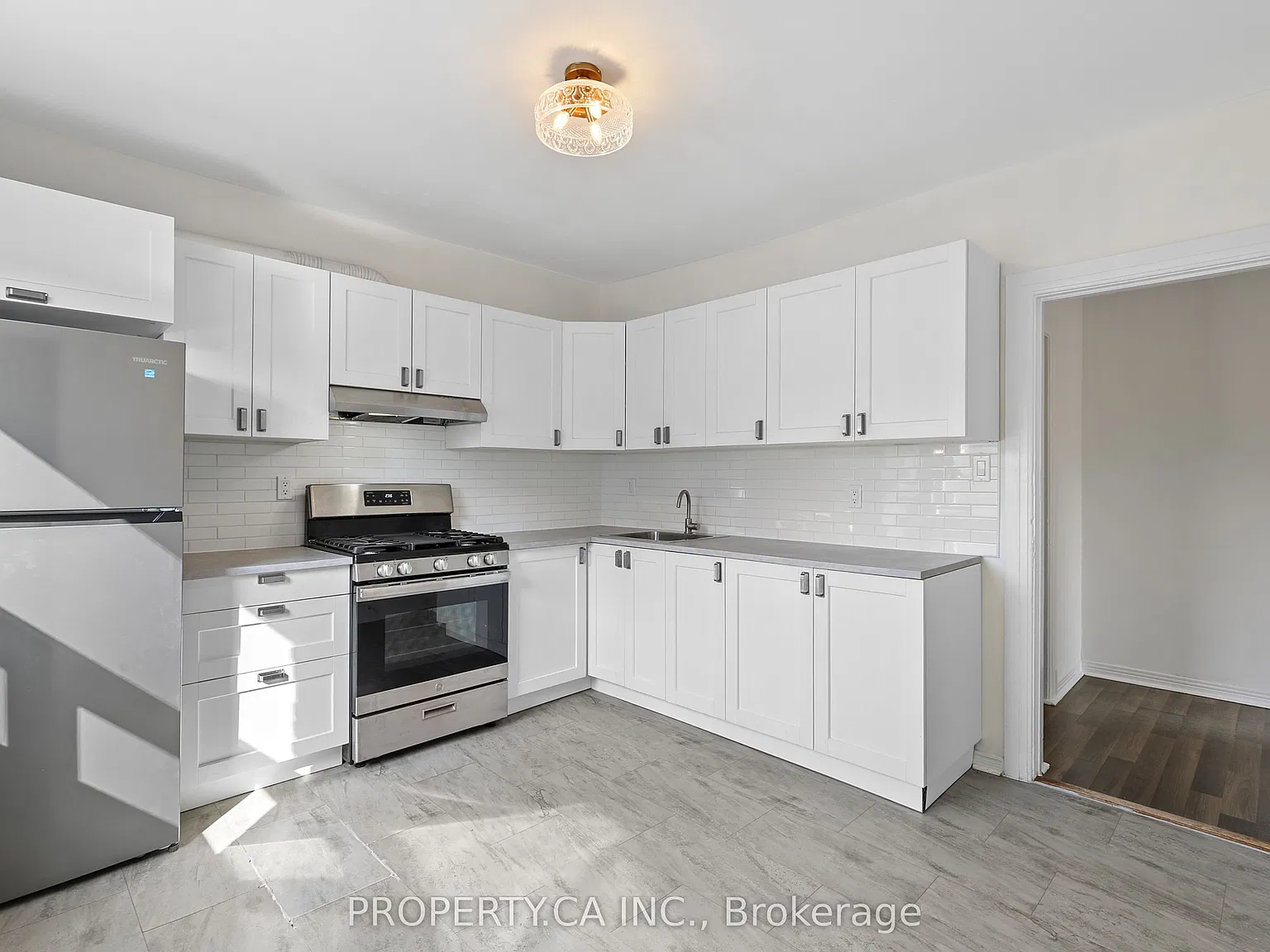 3 bed, $3,000 — Photo 2