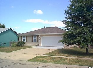 7312 SW 27th St, Topeka, KS 66614