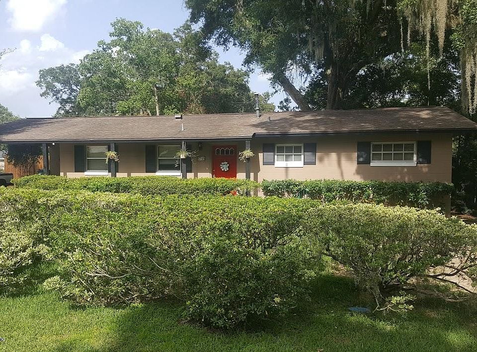 1st image of 715 SE 32nd Ave