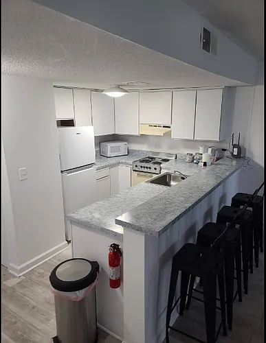 5905 S Kings Hwy Photo 1