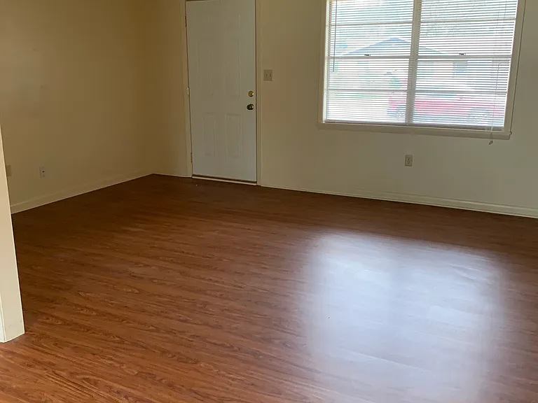 507 E Mitcham St — Photo 3