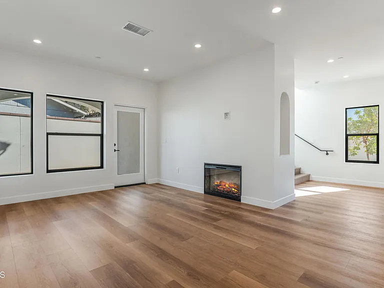 136 N Oakview Dr #103 — Photo 8