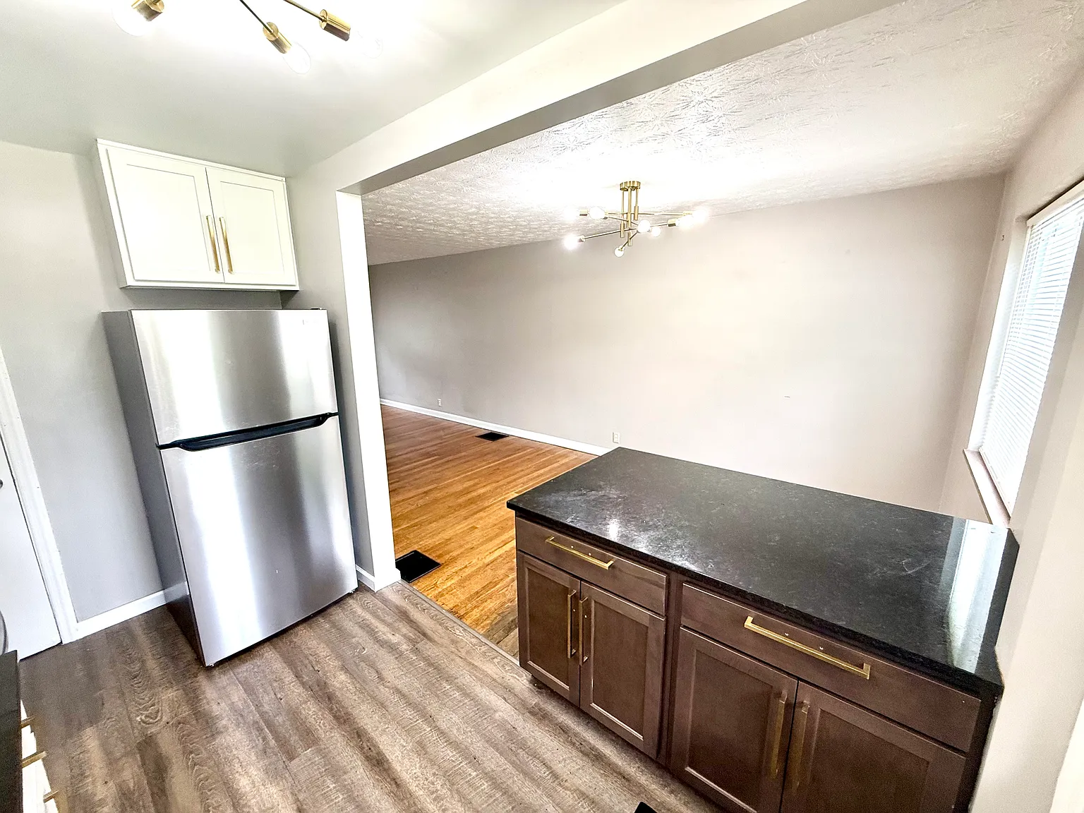 2 bed, 1250 sqft, $1,099 — Photo 3