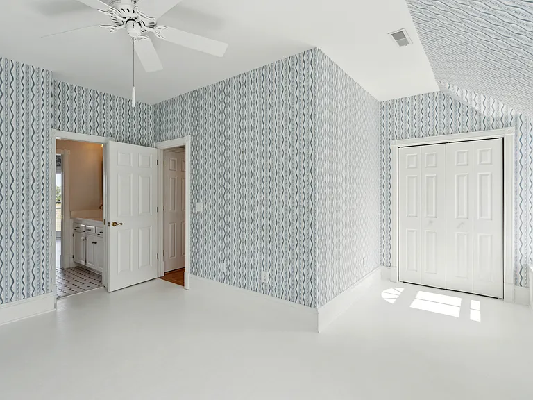 835 Bridge Point Cir — Photo 39