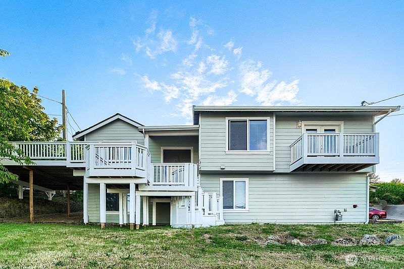 3rd image of 1312 Browns Point Boulevard