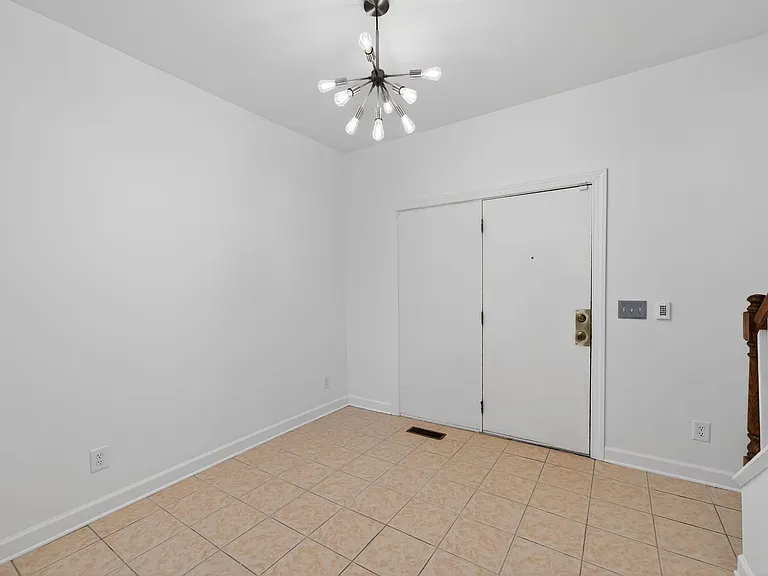 1103 Summit Ave — Photo 10