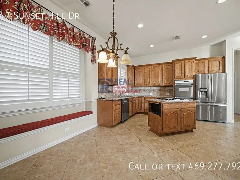 947 Sunset Hill Dr — Photo 16
