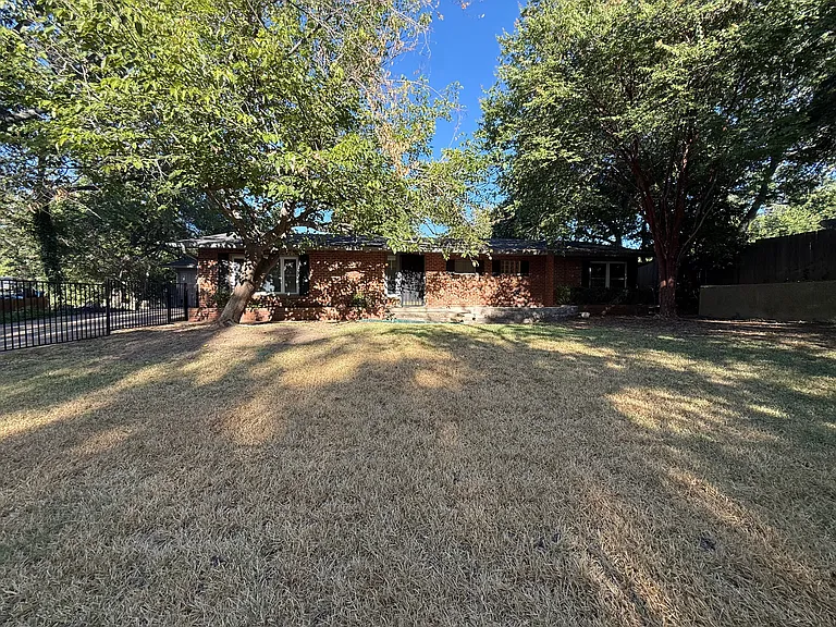 Fenced front yard