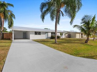 1697 SE Monroe St, Stuart, FL 34997