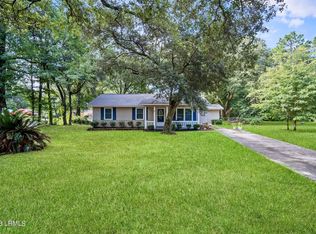7 Buck Rd, Beaufort, SC 29907