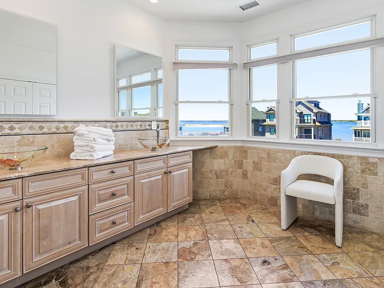 687 Dune Rd — Photo 50