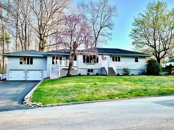 94 Butternut Ln, Methuen, MA 01844