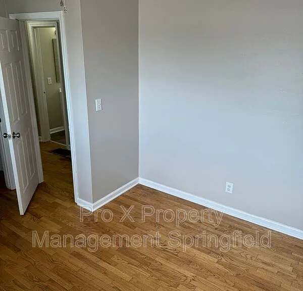 2929 E University St #6 — Photo 13