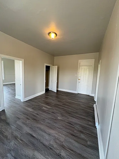 1 bed, 900 sqft, $995 — Photo 4