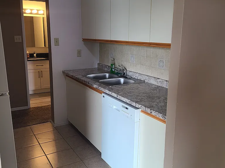 860 Commissioners Rd E #707 — Photo 7