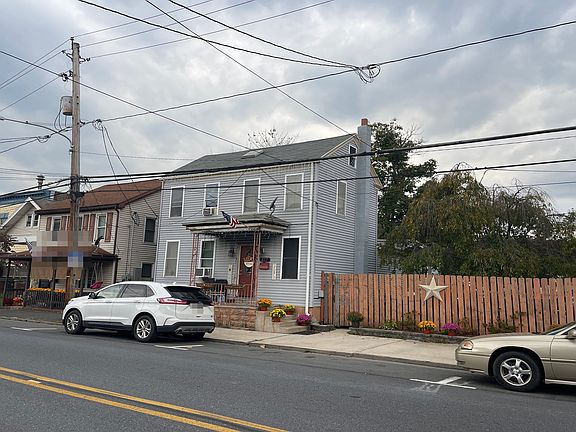 2nd image of 217 W Columbia St